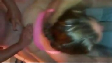 21 සෙක්ස්චරි වෙතින් උද්‍යෝගිමත් නෙලී කෙන්ට් සමඟ පාද ලෙවකන වීඩියෝව