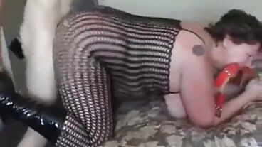 Naughty America වෙතින් Ella Knox පොළඹවන ලද Handjob ක්‍රියාව