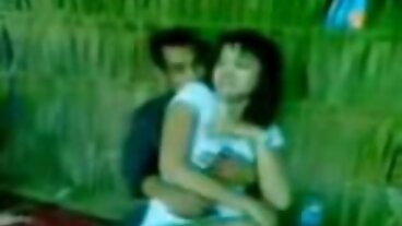 Evil Angel වෙතින් සරාගී නීනා එල්ලේ සමඟ ඩොගී ස්ටයිල් ක්‍රියාව