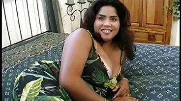LetsDoeIt වෙතින් Prefect Inga Devil සමඟ රැවුල කපන ලද ඉස්කුරුප්පු ඇණ