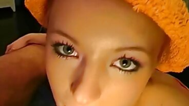 Naughty America වෙතින් ප්‍රිෆෙක්ට් Candice Dare සමඟ කුඩා ටිට්ස් බැන්ග්
