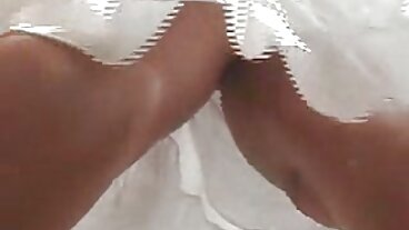 Smut Puppet වෙතින් නියම Delilah Strong සමඟ අන්තර් වාර්ගික වීඩියෝව
