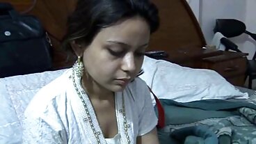 Hot Crazy Mes වෙතින් අං එලා කෲස් සමඟ කකුල් මත උරහිස් වීඩියෝව