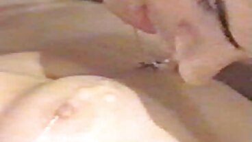 Swallowed වෙතින් Prefect Sarah Banks සමඟ Handjob වීඩියෝව